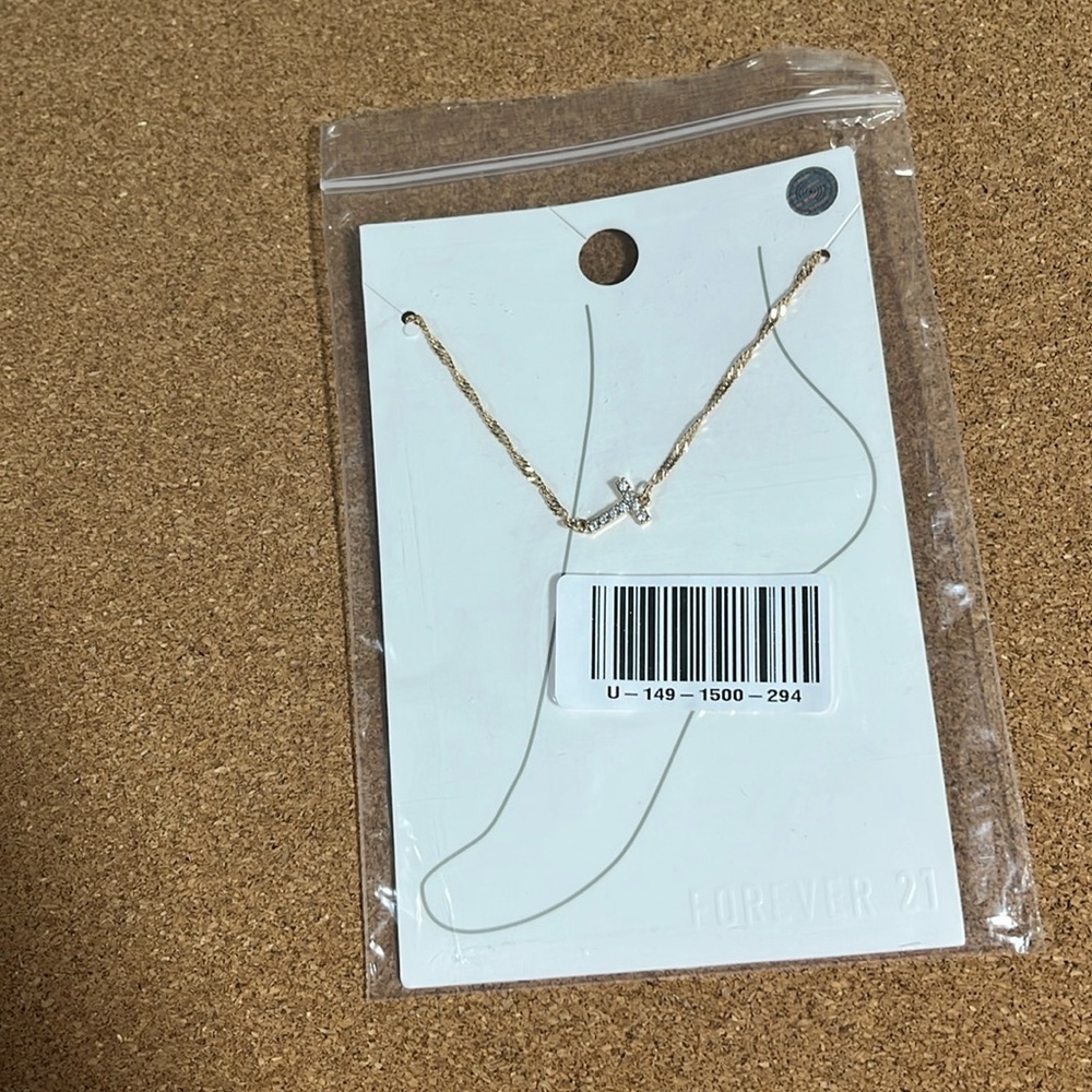 Forever 21 Gold Letter “T” Initial Anklet